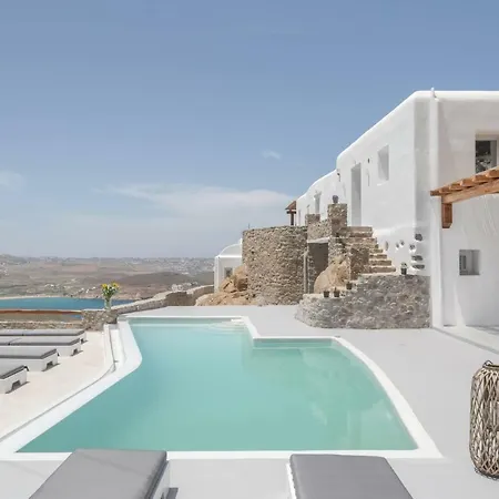 Villa Salty, The Above Alemagou Experience *