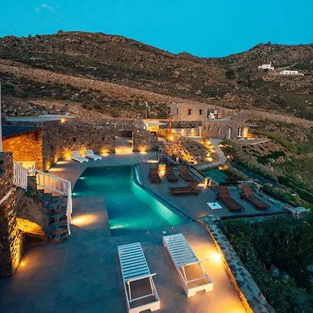 Salty, The Above Alemagou Experience Ftelia (Mykonos)